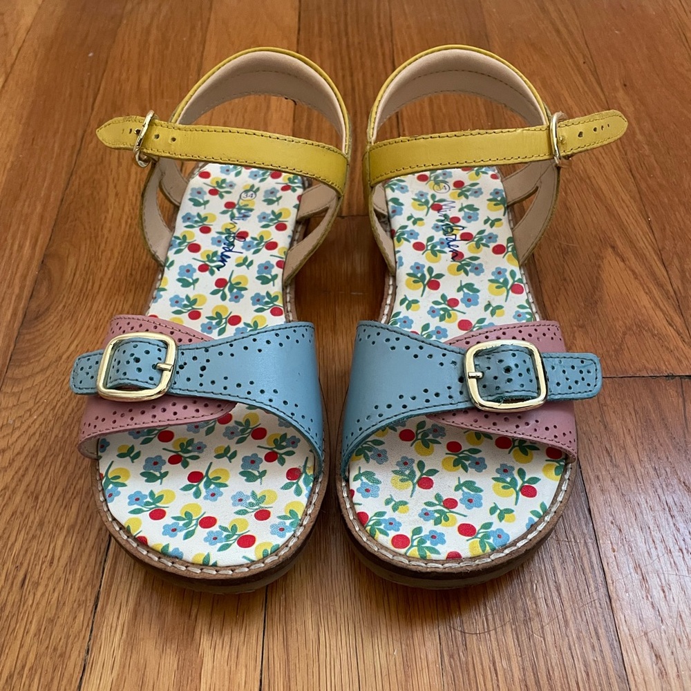 Mini Boden girls sandals
